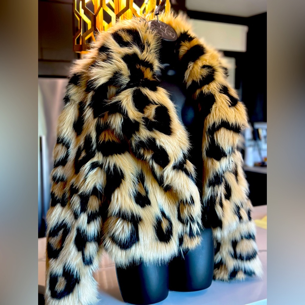 A-10 Micheal Kors Faux Fur Coat (Leopard)